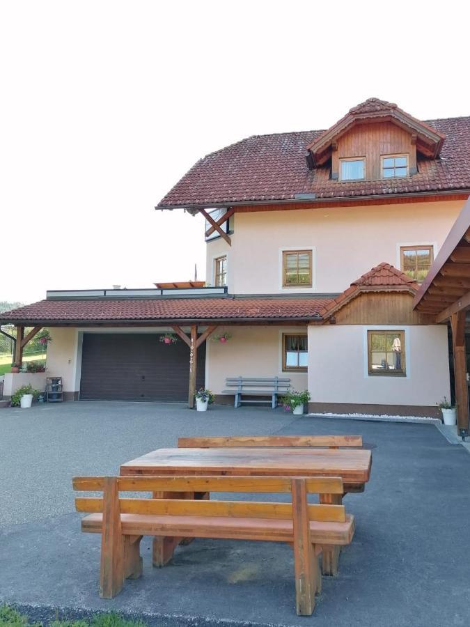 Ferienwohnung Familie Pichler Neumarkt in Steiermark Exterior photo